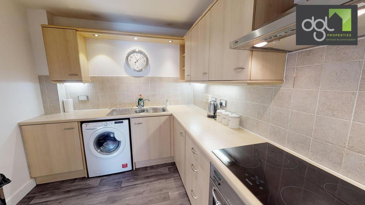 2 Bedroom Apartment Dgl Serviced Accommodation Southampton City Centre Extérieur photo
