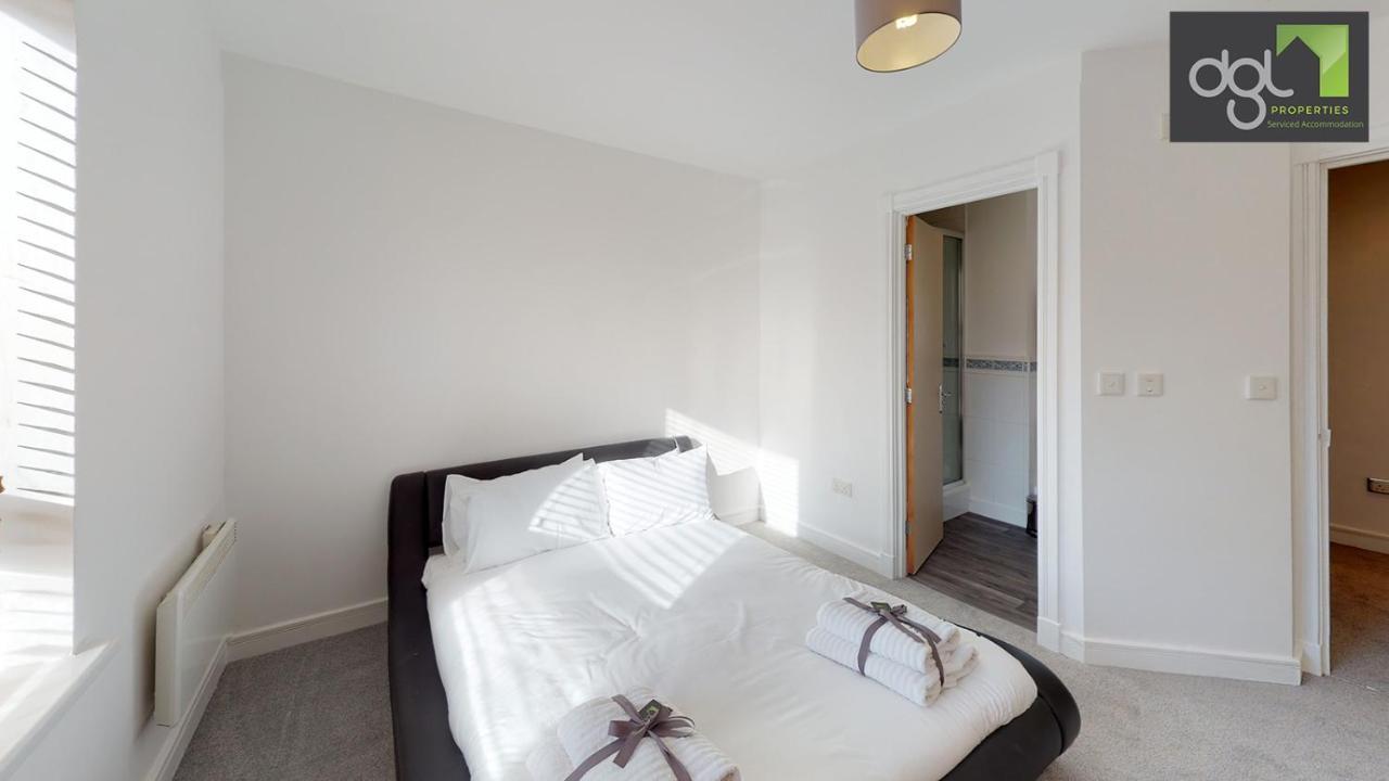 2 Bedroom Apartment Dgl Serviced Accommodation Southampton City Centre Extérieur photo
